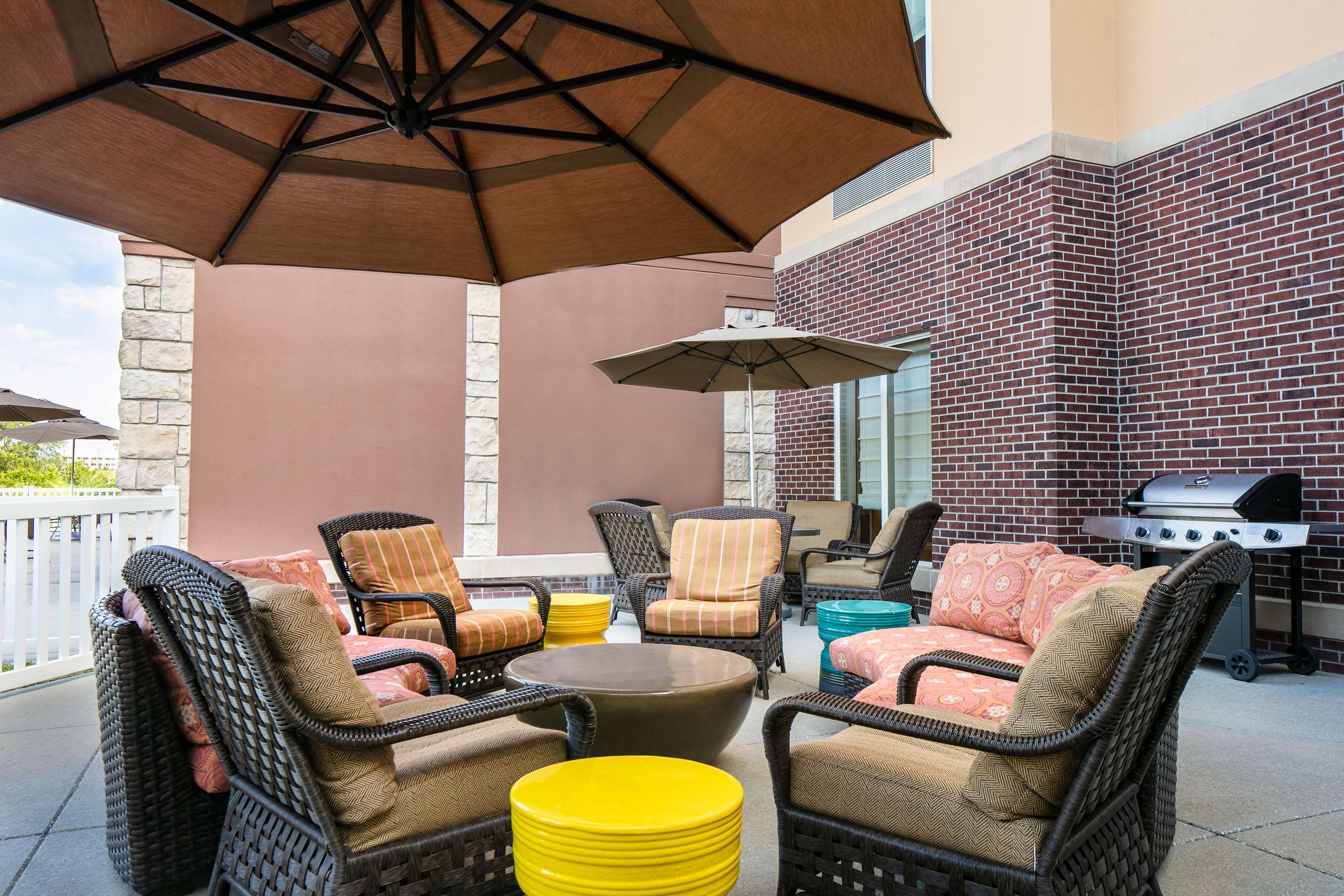 Hilton Garden Inn Omaha West Ngoại thất bức ảnh