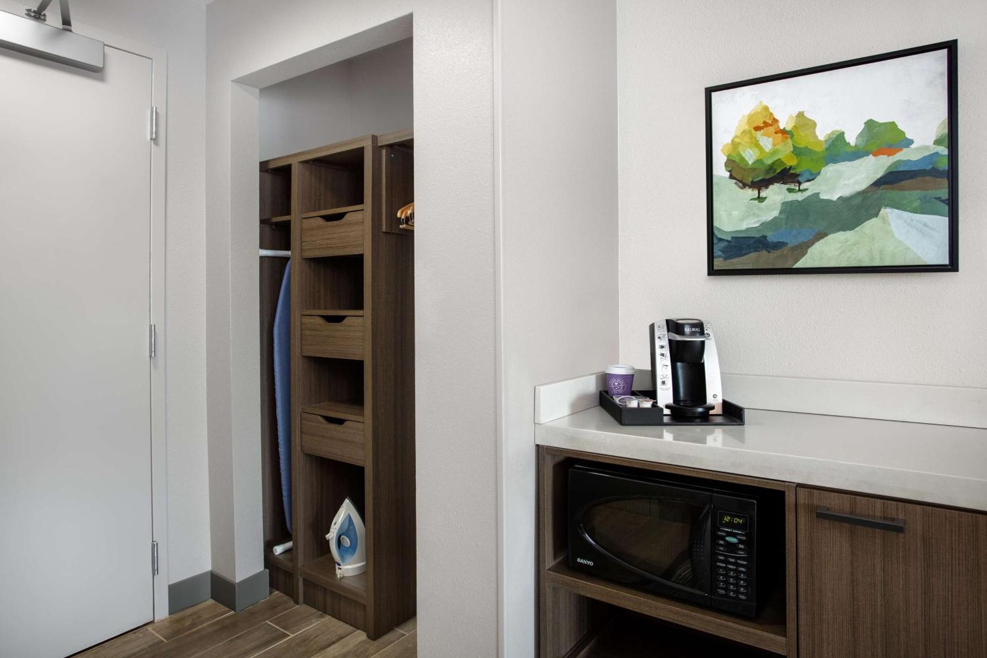 Hilton Garden Inn Omaha West Ngoại thất bức ảnh