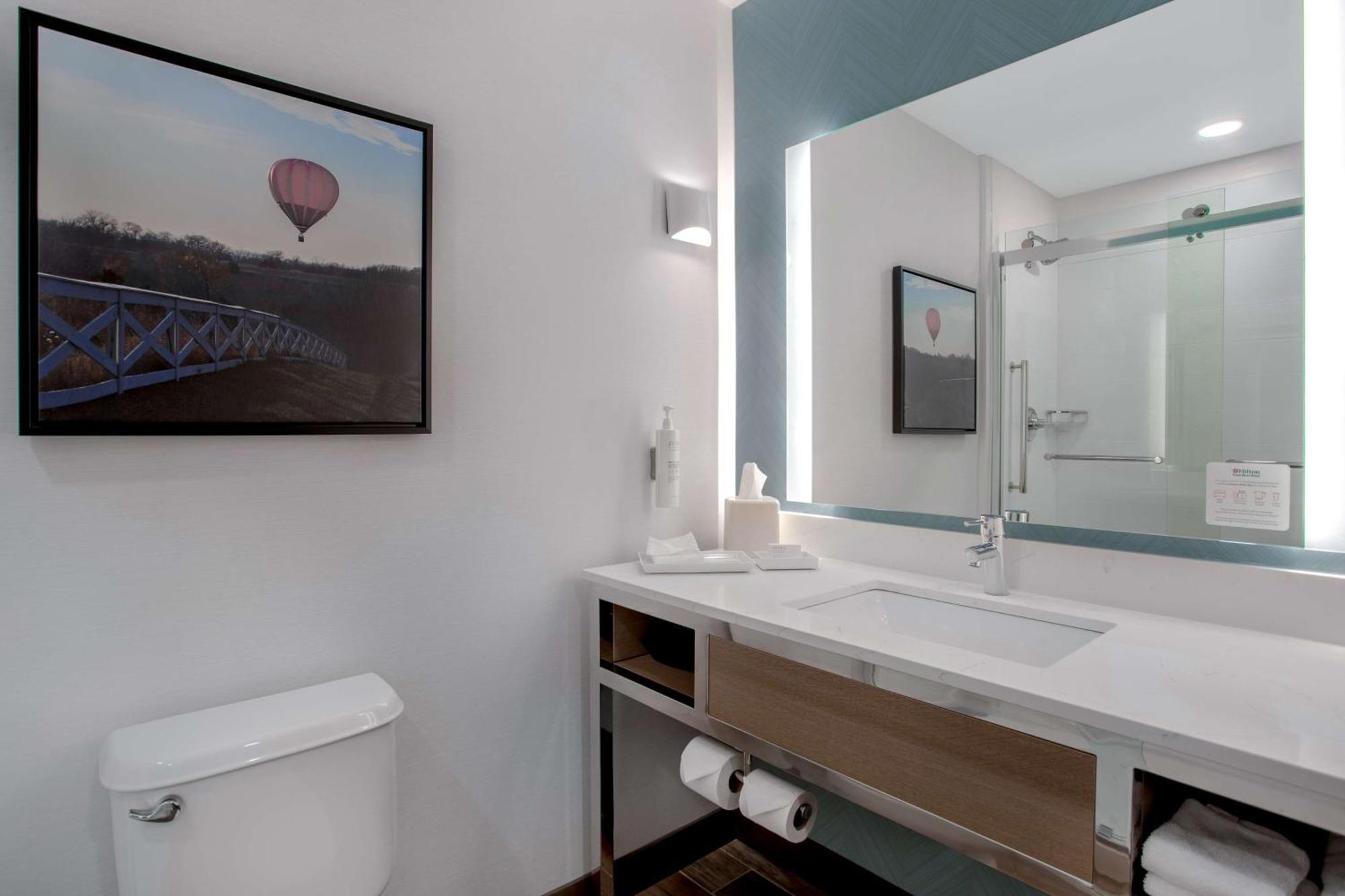 Hilton Garden Inn Omaha West Ngoại thất bức ảnh